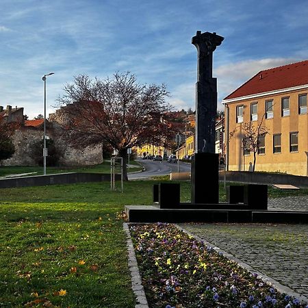 M18 - Csak Egy Lepes A Toertenelmi Belvaros - Free Parking Beci Exterior foto